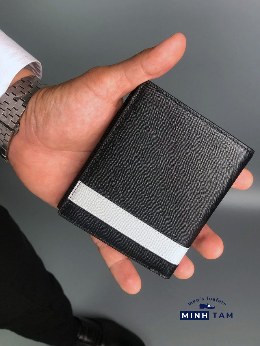 Saffiano WLEVER01 Vertical Leather Wallet – Sophisticated in Every Detail