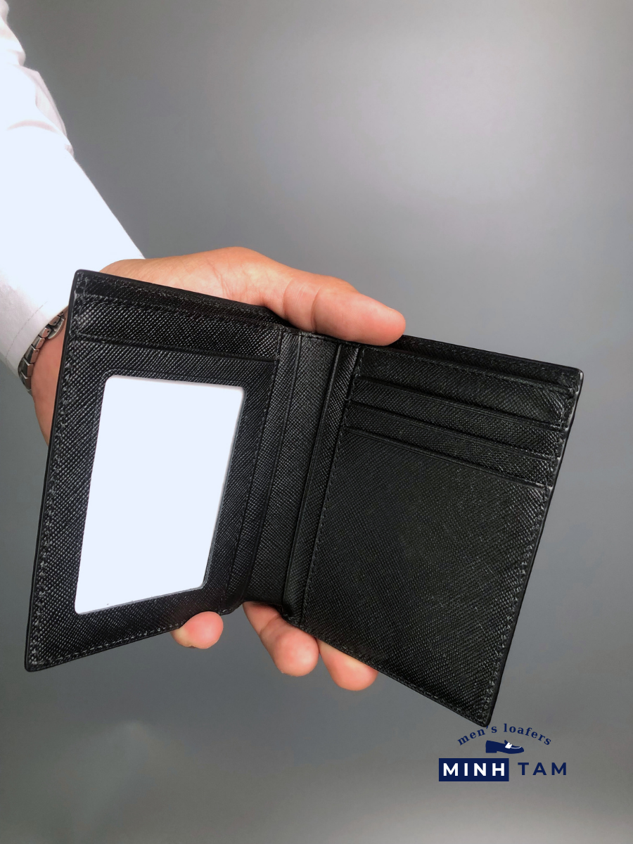 Saffiano WLEVER01 Vertical Leather Wallet – Sophisticated in Every Detail
