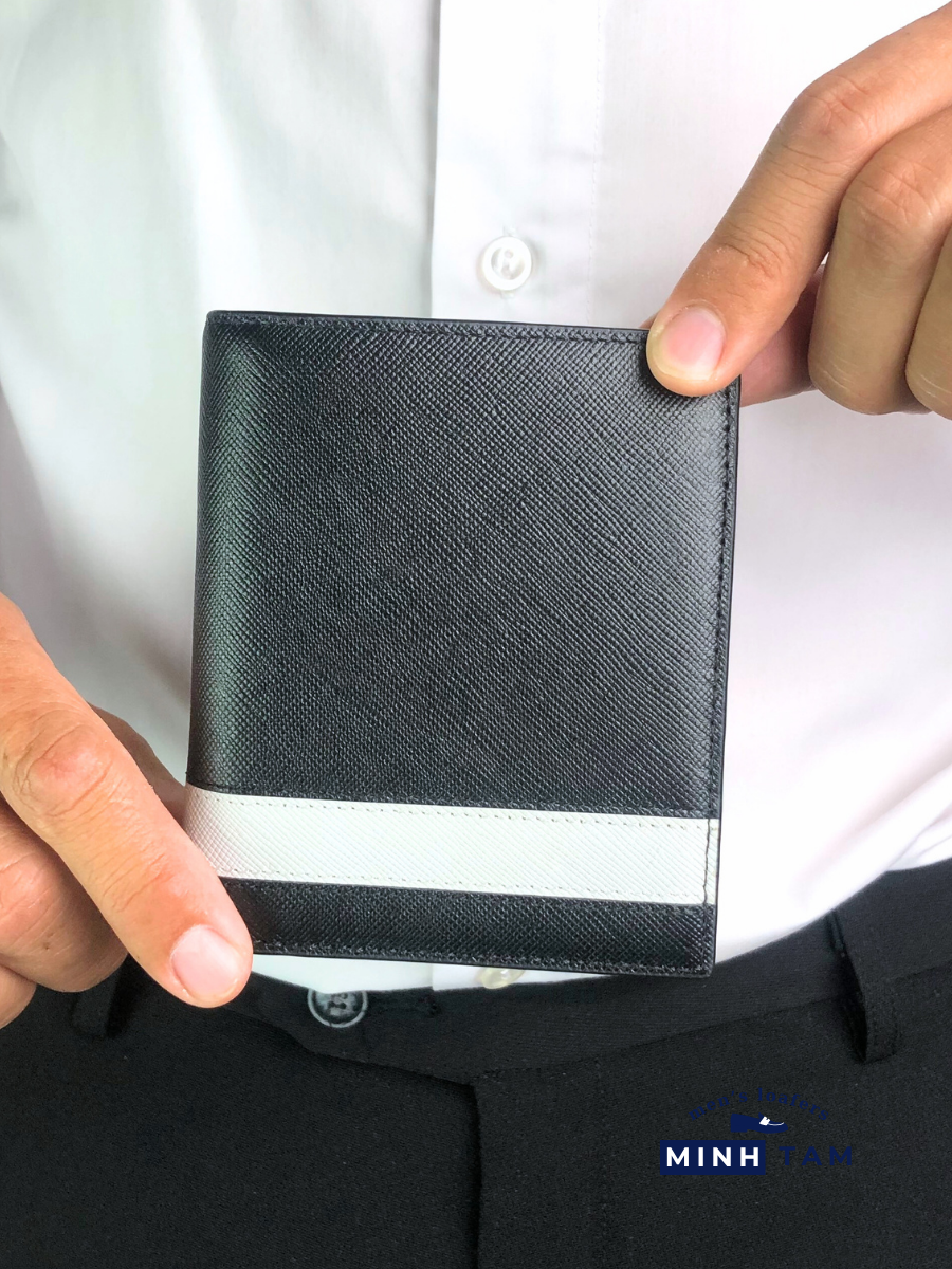 Saffiano WLEVER01 Vertical Leather Wallet – Sophisticated in Every Detail